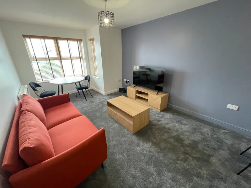 2 Bed Ensuite Student Flat // Jul 2026 - Image 2